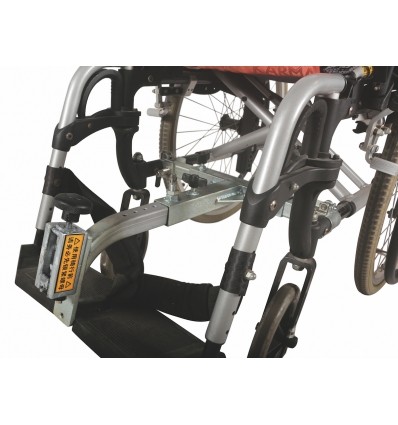 Cinquième roue électrique pour fauteuil roulant