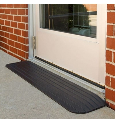 Plan incliné en caoutchouc noir