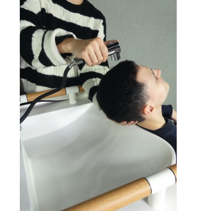 Lavabo avec miroir réglable en hauteur