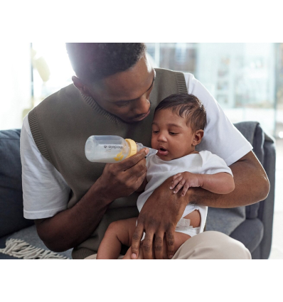 Biberon tasse avec embout cuillère SoftCup Medela pour l'allaitement