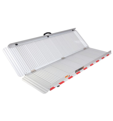Rampe d'accès PMR pliable Aplos conforme aux normes ERP