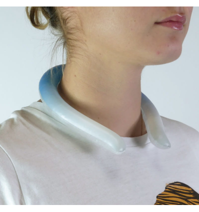 Collier de nuque rafraîchissant médical pour personne âgée