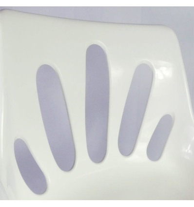 Chaise de douche englobante avec accoudoirs