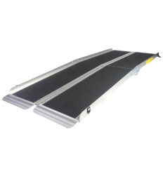 Rampe d'accès PMR Ergo Easy pliable pour fauteuil roulant