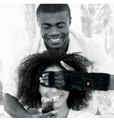 Attelle poignet-doigts (hors pouce) DigiForm+ Donjoy noir et rouge