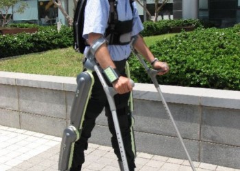 Re-walk : la robotique au service des personnes paraplégiques
